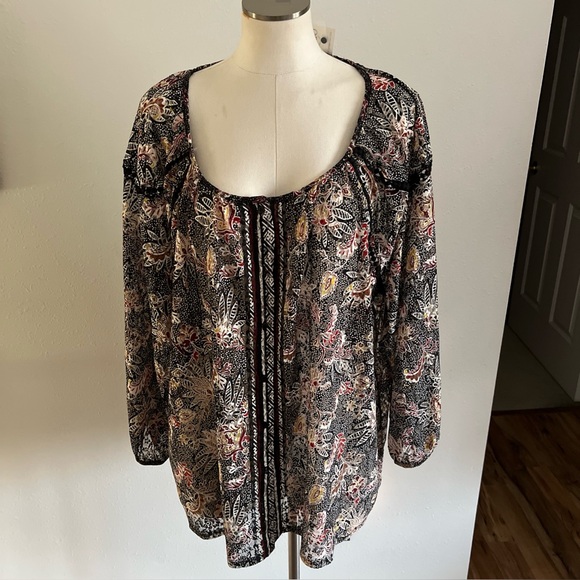 NWT - CATO - 22/24W - Floral Print Women's Top - Picture 1 of 6